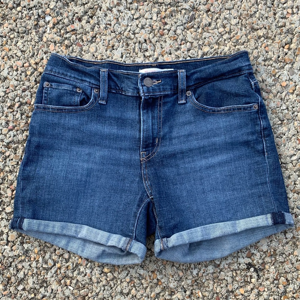 Levi’s Mid Length Short Size 28